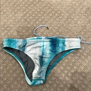 Jolyn Bottoms size M